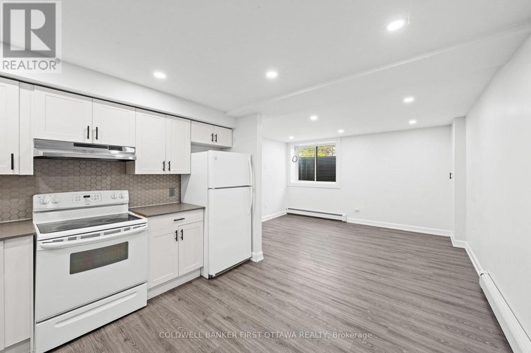 29689692/351-amiens-street/bilberry-creekqueenswood-heights/ottawa/ontario/K1E1P1_33