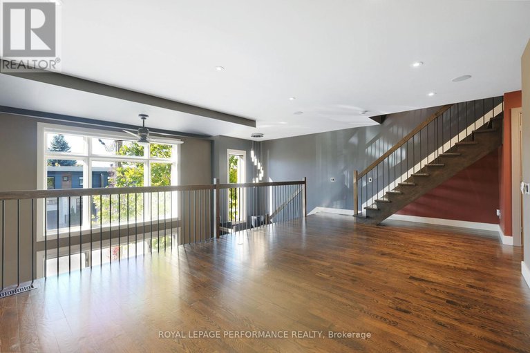 29119540/805-kingsmere-avenue/mckellar-heightsglabar-park/ottawa/ontario/K2A3J8_18