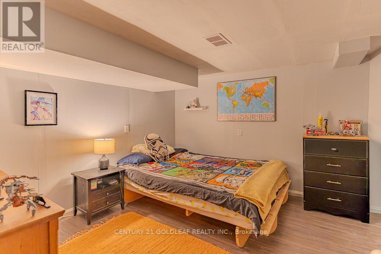 29418549/1075-north-river-road/overbrook/ottawa/ontario/K1K3V9_38