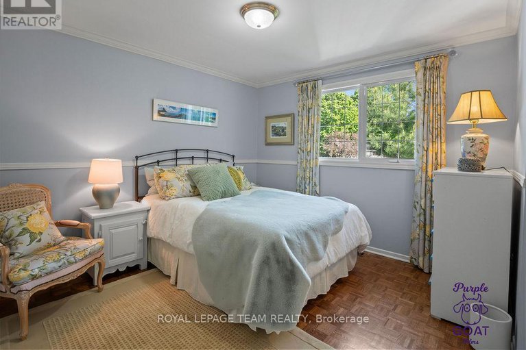 28136010/5-erinlea-court/pineglencountry-place/ottawa/ontario/K2E7C8_24