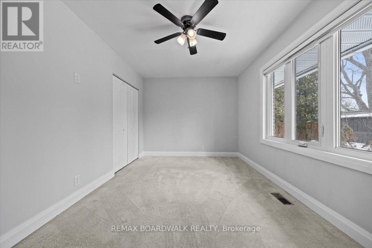 29447126/21-turtleback-way-drive/stittsville-south/ottawa/ontario/K2S1P8_41