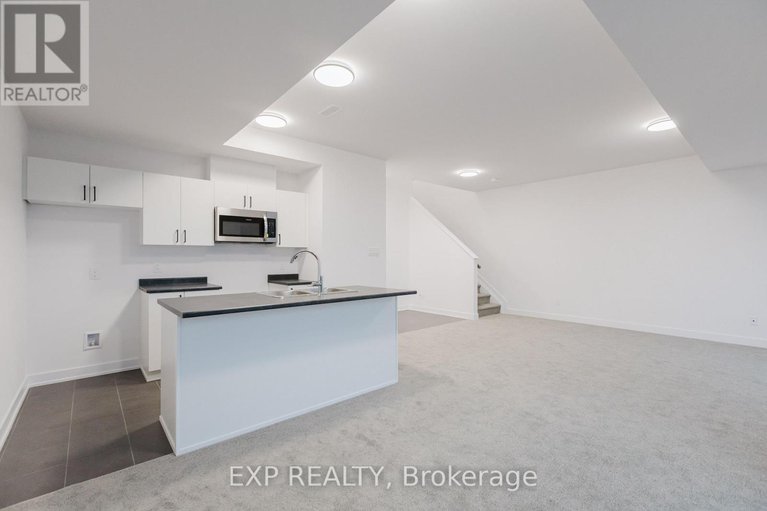 28765726/827-silhouette-private/cedargrovefraserdale/ottawa/ontario/K2J4S3_11