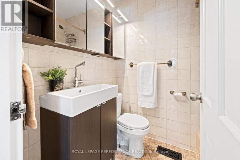 29452601/1430-edgecliffe-avenue/carlington/ottawa/ontario/K1Z8G1_17