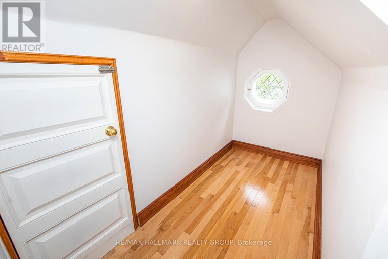 28495386/150-ruskin-street/civic-hospital/ottawa/ontario/K1Y4C1_21