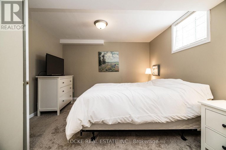 29449674/6492-waddion-drive/greely/ottawa/ontario/K4P1E7_76