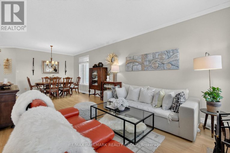 29352241/1952-schroeder-crescent/springridgeeast-village/ottawa/ontario/K4A4P7_15