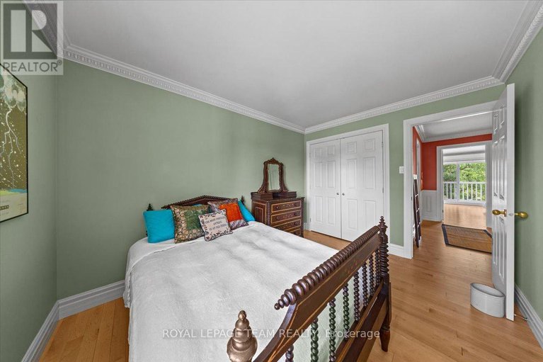 28557044/14-27-forsyth-lane/crystal-beach/ottawa/ontario/K2H9H2_35