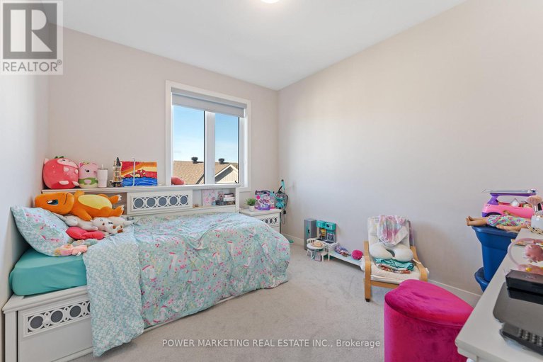 29243539/228-appalachian-circle/half-moon-bay/ottawa/ontario/K2J6X4_18