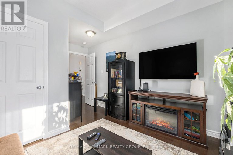28133866/i-362-wood-acres-grove/blossom-parkkemp-parkfindlay-creek/ottawa/ontario/K1T0M7_15