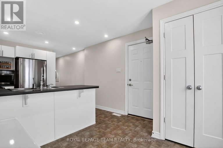 29578394/627b-chapman-mills-drive/strandherd/ottawa/ontario/K2J5T1_5