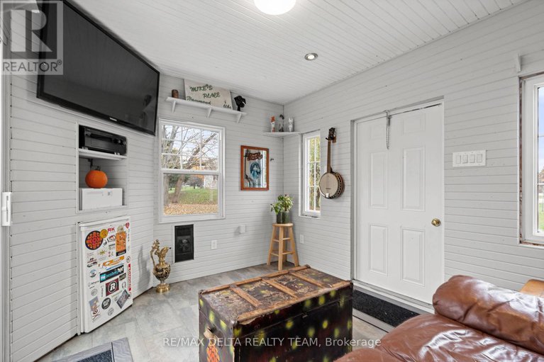 29027836/1099-des-erables-court/clarencerockland-twp/clarence-rockland/ontario/K4K1K9_28