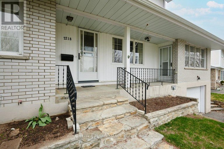 29678423/2218-aster-street/urbandale-acres/ottawa/ontario/K1H6R6_3
