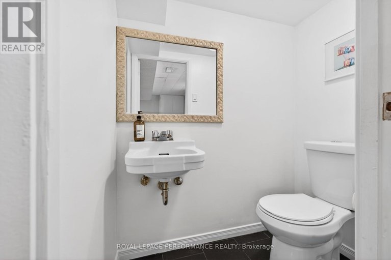 29685309/1948-othello-avenue/elmvale-acresurbandale/ottawa/ontario/K1G2A4_38