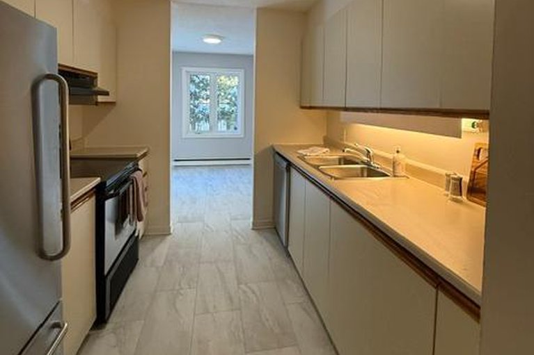 28938972/e-1033-cummings-avenue/cyrville/ottawa/ontario/K1J9K6_11