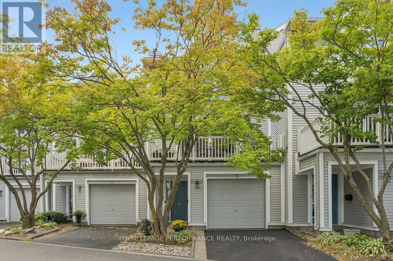 28847039/5-forsyth-lane/crystal-beach/ottawa/ontario/K2H9H1_1