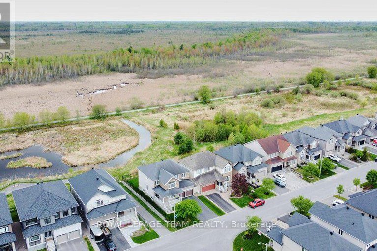 28330795/130-winterhaven-drive/mer-bleuebradley-estatesanderson-park/ottawa/ontario/K1W0H4_44