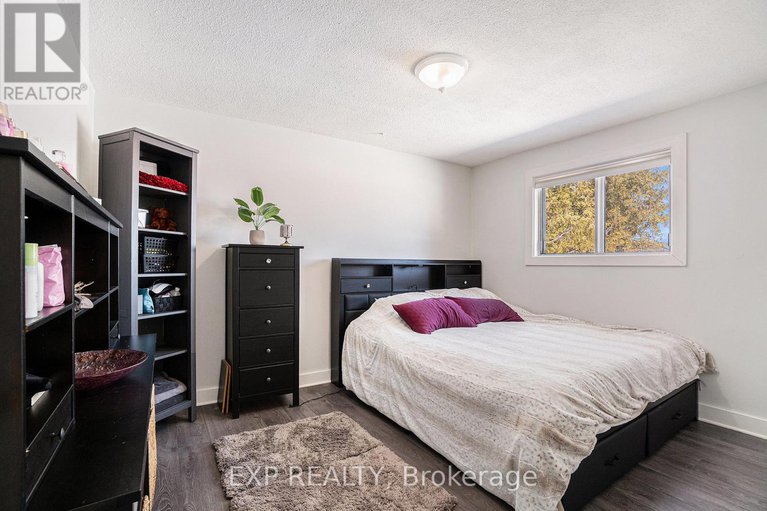 29436232/2147-mer-bleue-road/avalon-west/ottawa/ontario/K4A3T9_8