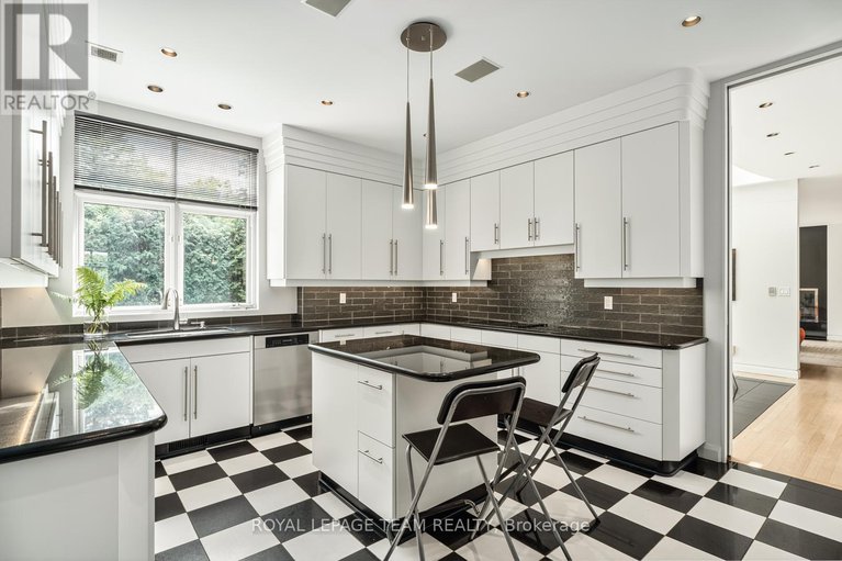 28493969/725-manor-avenue/rockcliffe/ottawa/ontario/K1M0E4_8