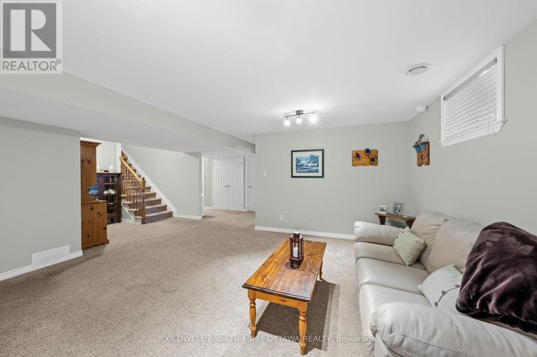 29591109/239-royal-landing-gate/north-grenville-twp-kemptville-south/north-grenville/ontario/K0G1J0_26