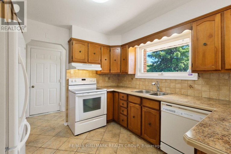 28379046/1399-aurele-street/pineview/ottawa/ontario/K1B3L4_19