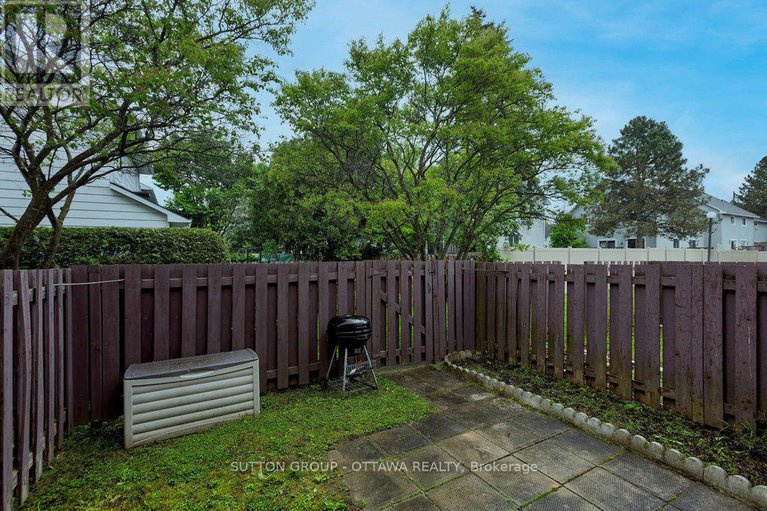 28553457/1951-greenvale-lane/chateauneuf/ottawa/ontario/K1C6E2_29