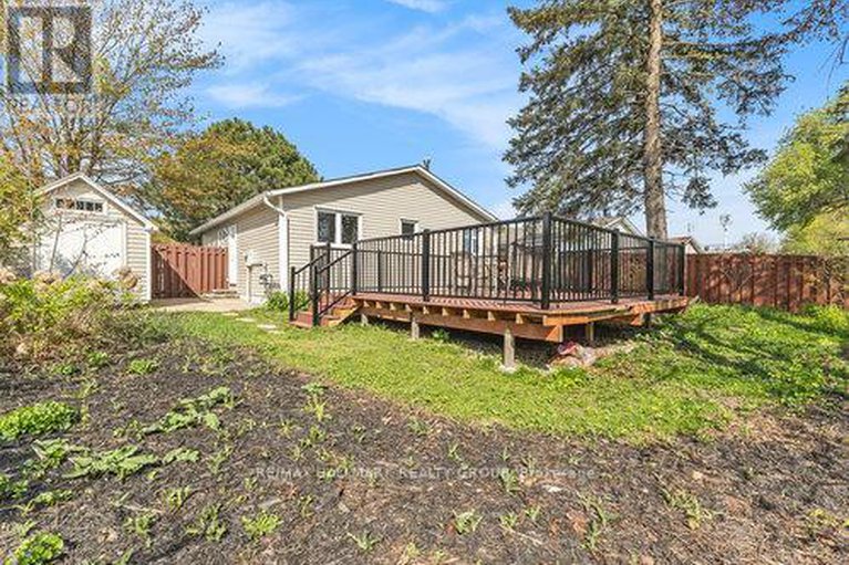 28317250/199-old-colony-road/glencairnhazeldean/ottawa/ontario/K2L1M6_19