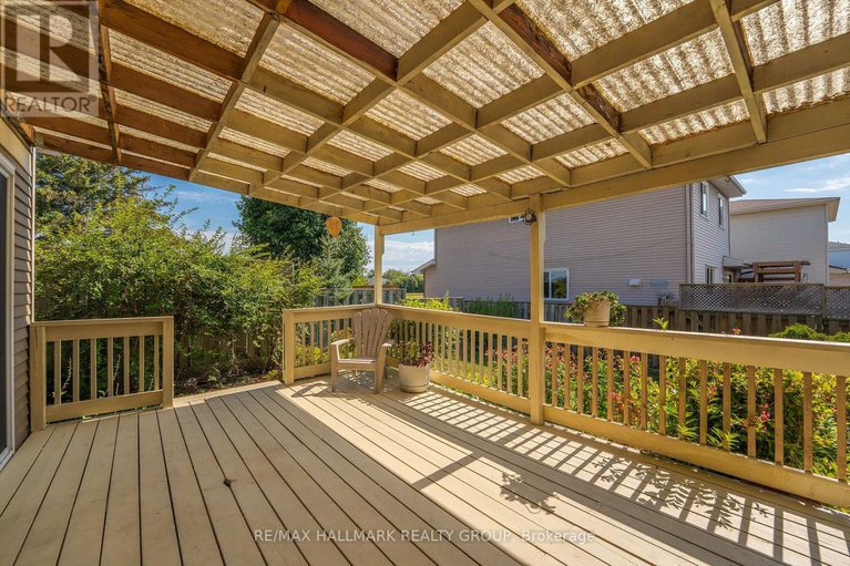 28819606/41-sovereign-avenue/craig-henrywoodvale/ottawa/ontario/K2G4W8_41