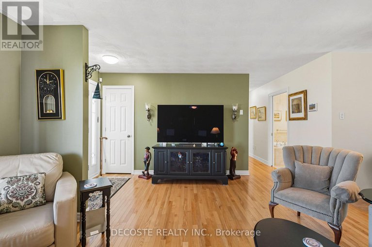 28940024/20322-lochiel-street-w/alexandria/north-glengarry/ontario/K0C1A0_6