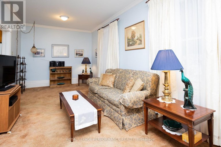 29632412/11-peter-street/maxville/north-glengarry/ontario/K0C1T0_6