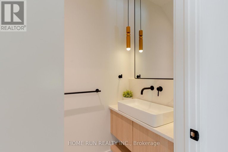 29004888/2239-page-road/chapel-hill/ottawa/ontario/K1C7K5_29