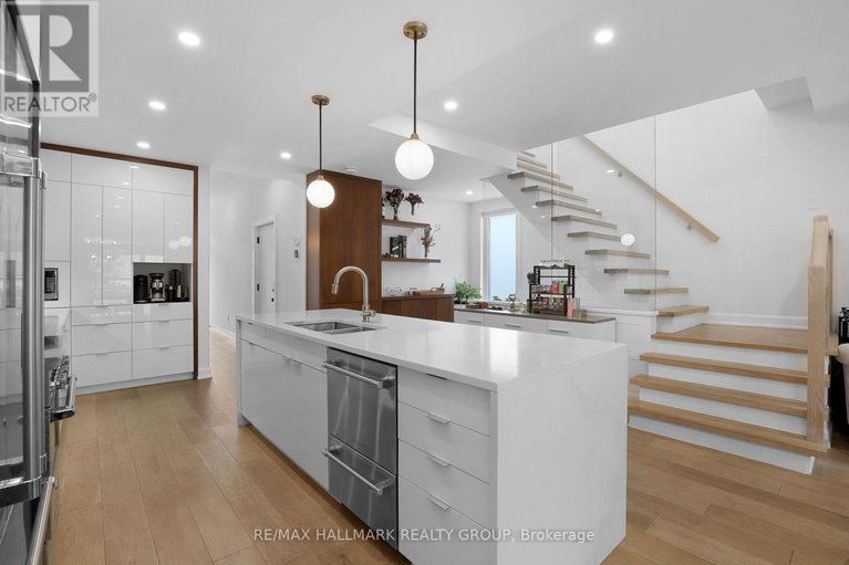 28551598/460-bevan-avenue/westborohampton-park/ottawa/ontario/K1Z5S4_15