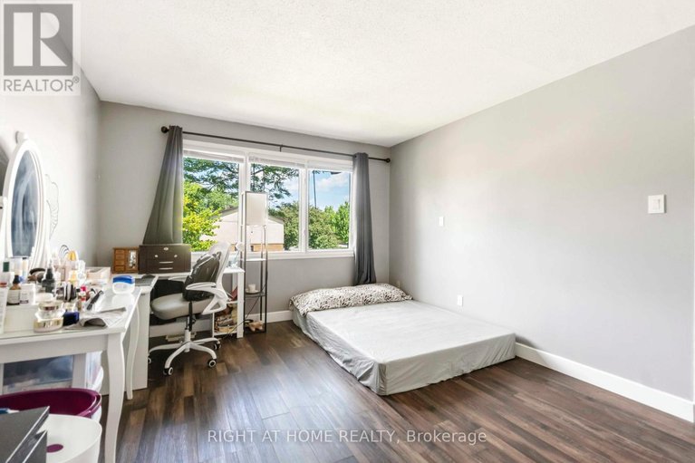 29456143/3-21-midland-crescent/arlington-woods/ottawa/ontario/K2H8P6_20