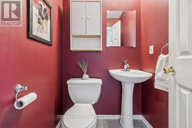 29366238/4298-sunwood-crescent/carson-grove/ottawa/ontario/K1J1B8_4