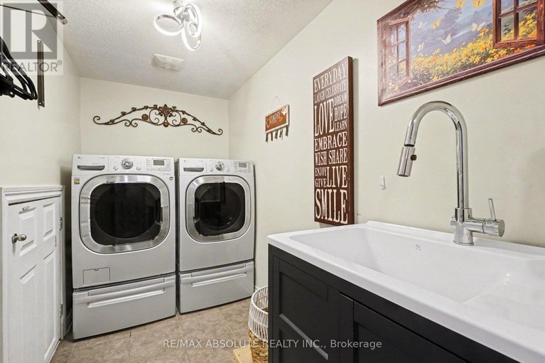 29631799/400-santa-anna-lane/stittsville-north/ottawa/ontario/K2S0M1_6