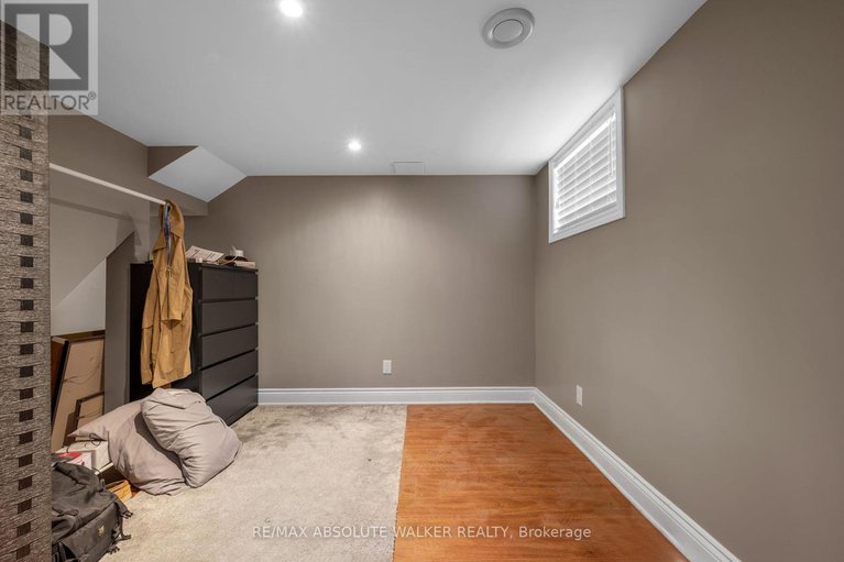 28894597/899-maplewood-avenue/queensway-terrace-north/ottawa/ontario/K2B5V6_15