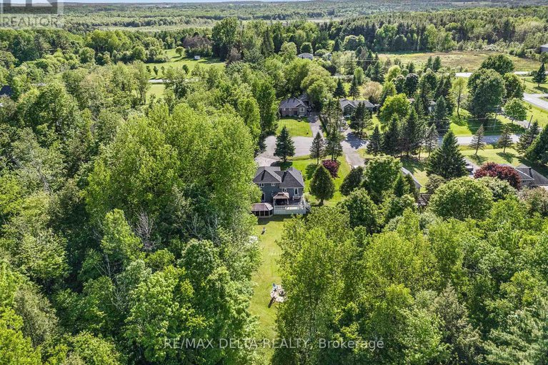 28635028/1133-hemlock-street/clarencerockland-twp/clarence-rockland/ontario/K4K1K9_33