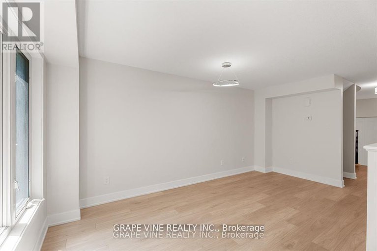 28872542/564-aberfoyle-circle/morgans-grantsouth-march/ottawa/ontario/K2K3R3_8