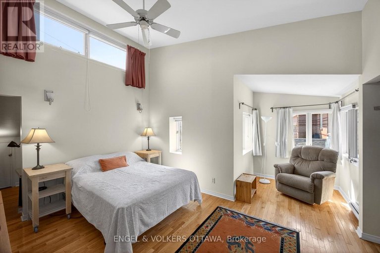 29617139/424-lochaber-avenue/westboro-west/ottawa/ontario/K2A0A6_31