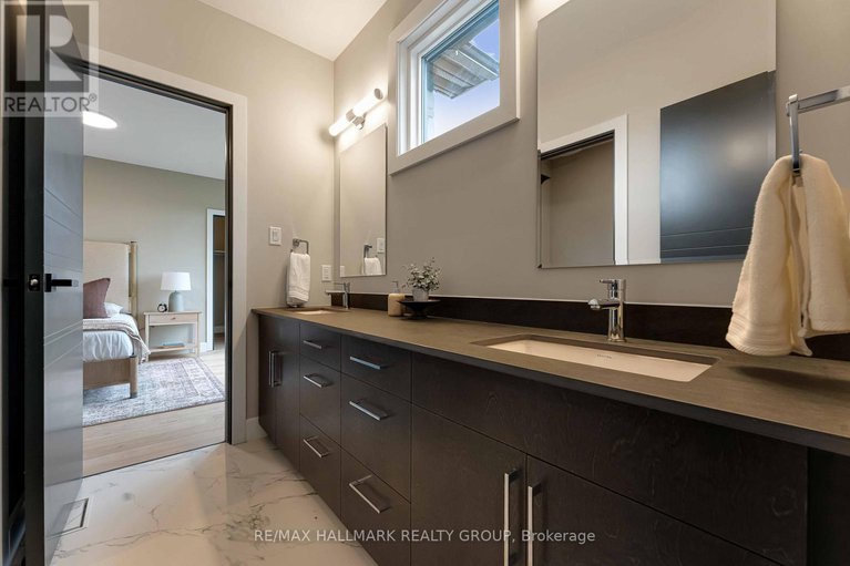 29049856/110-theberge-private/meadowlandsst-claire-gardens/ottawa/ontario/K2G4T1_23