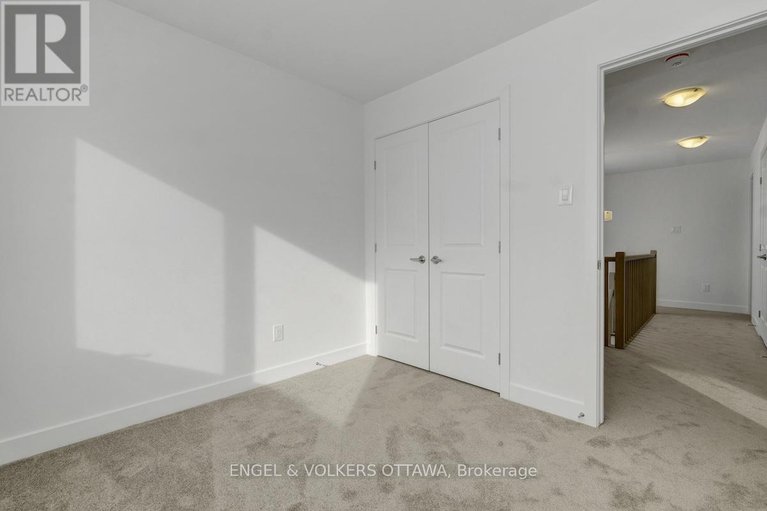 29308980/584-arbia-ridge/emerald-meadowstrailwest/ottawa/ontario/K2S2S4_29