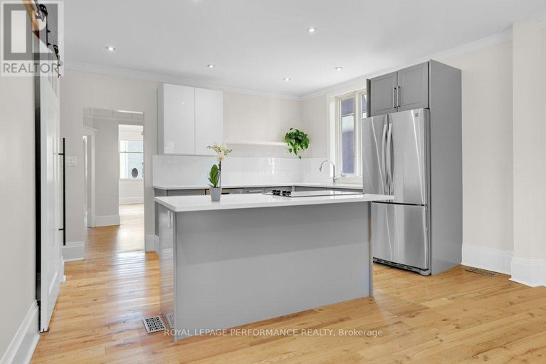 28563591/17-rupert-street/glebe/ottawa/ontario/K1S3S2_13