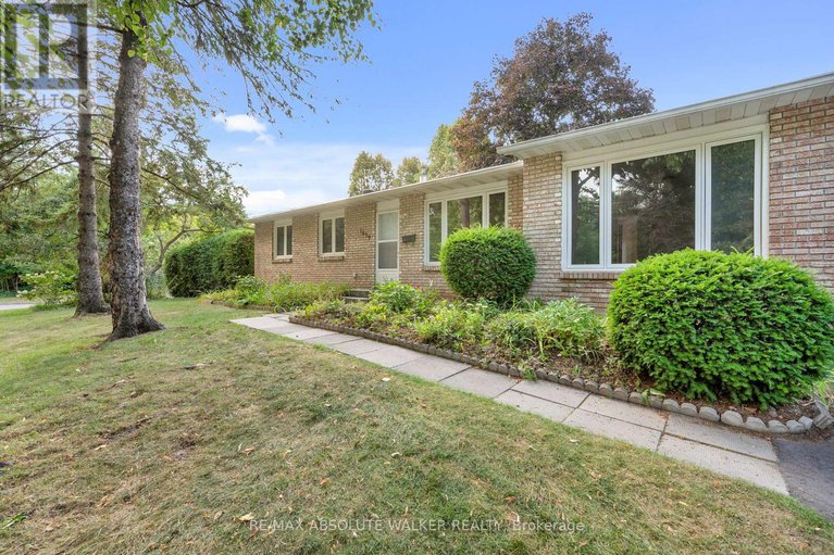 28746001/1439-metz-crescent/carson-meadows/ottawa/ontario/K1K3Z9_2