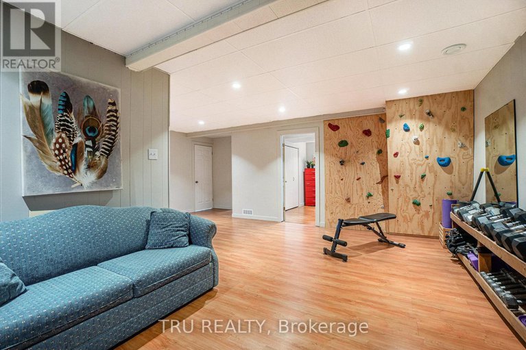 29348348/1719-meadowview-crescent-n/convent-glen-south/ottawa/ontario/K1C1T9_27