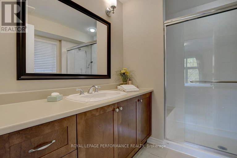 29339281/318-iona-street/westborohampton-park/ottawa/ontario/K1Z7B9_15