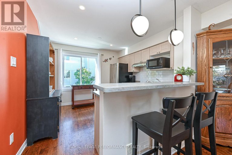 28998984/42-yorkville-street/central-park/ottawa/ontario/K2C4B5_10