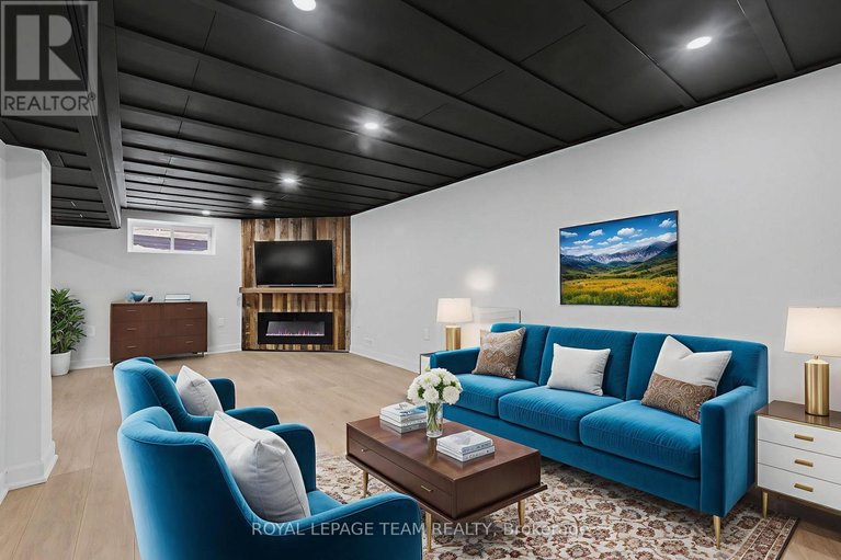 29319594/19-chanonhouse-drive/richmond/ottawa/ontario/K0A2Z0_18