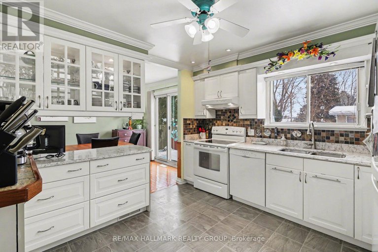 29352871/232-kennedy-lane-w/bilberry-creekqueenswood-heights/ottawa/ontario/K1E1G7_11