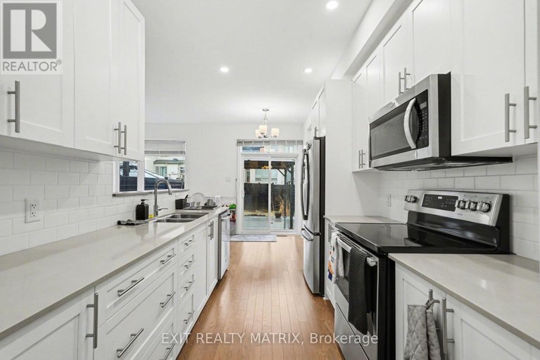 29613150/656-putney-crescent-w/stittsville-south/ottawa/ontario/K2S2N7_8