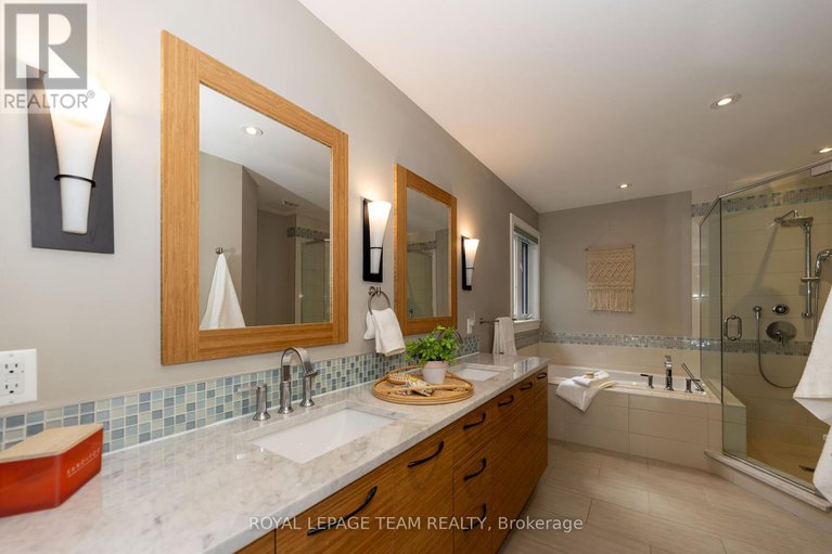 28836024/204-ancaster-avenue/woodroffe/ottawa/ontario/K2B5B3_16