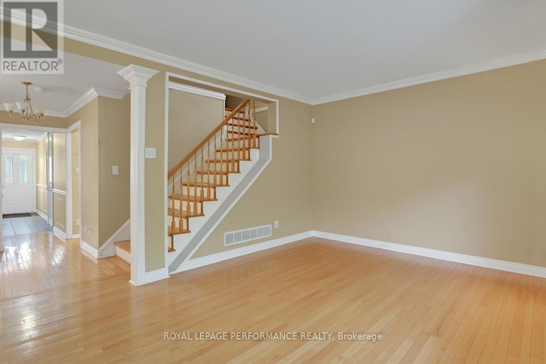28896449/1815-belval-crescent/orleanssunridge/ottawa/ontario/K1C6J3_17